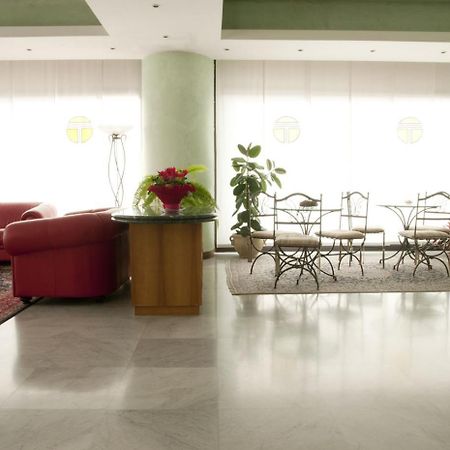 Hotel Thema Рокка-Сан-Джованни Экстерьер фото