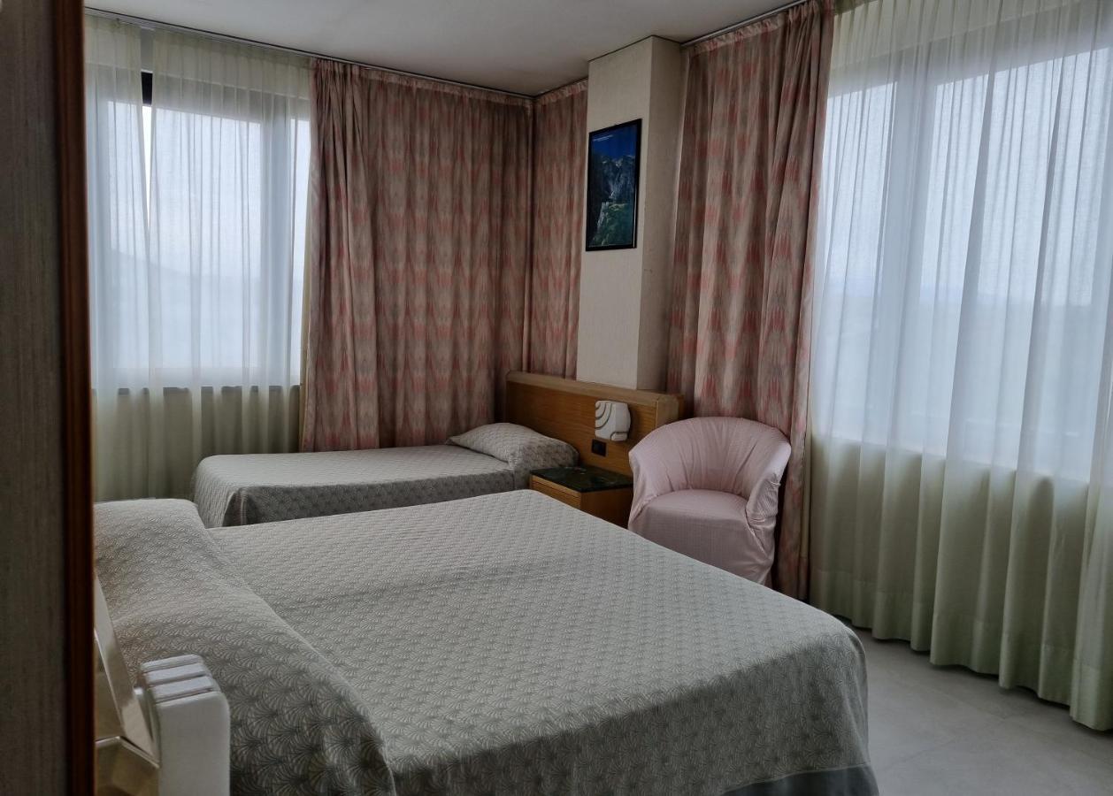 Hotel Thema Рокка-Сан-Джованни Экстерьер фото