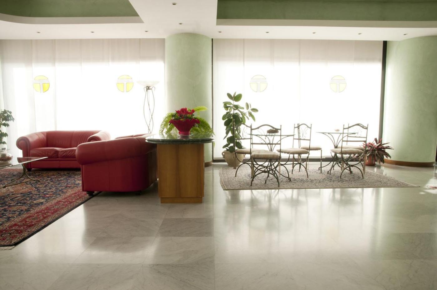 Hotel Thema Рокка-Сан-Джованни Экстерьер фото