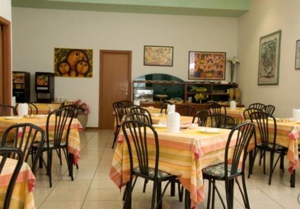 Hotel Thema Рокка-Сан-Джованни Экстерьер фото